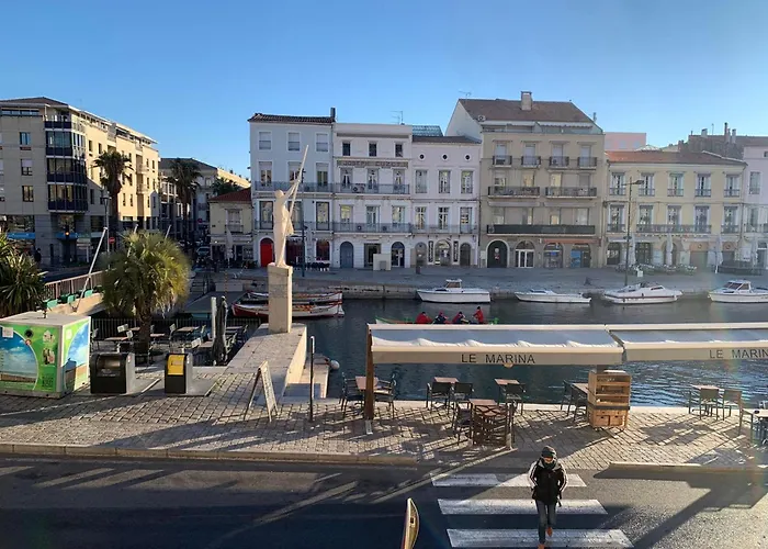 T3 Renove Climatise Avec Balcon Et Wifi Au Coeur De - Fr-1-338-595 * Sète